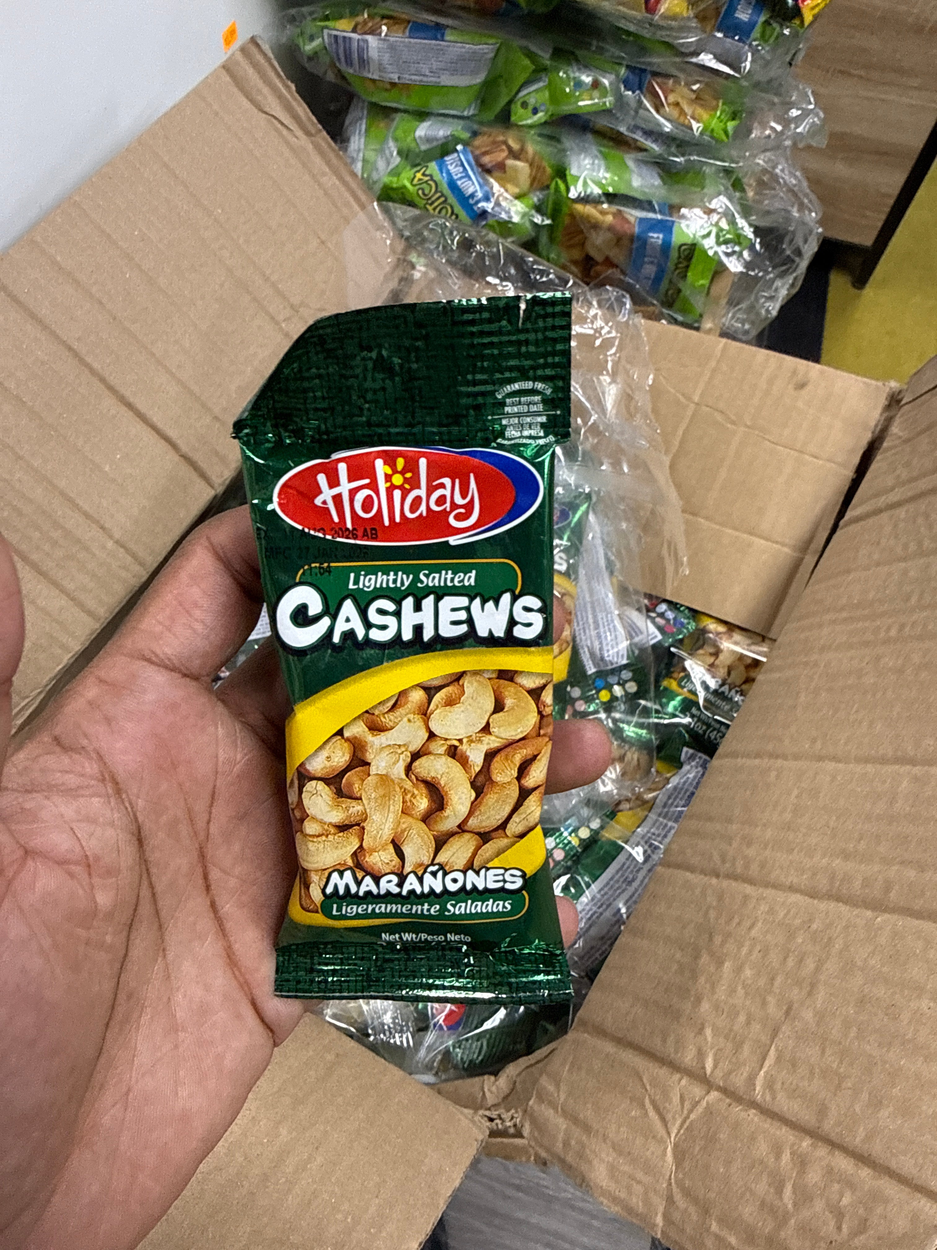 HOLIDAY LIGHT SALT CASHEW 60G